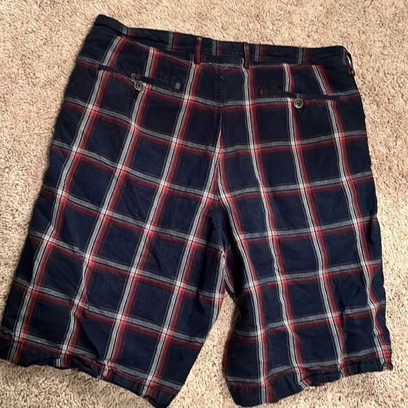 Tommy Bahama plaid  shorts - Picture 2 of 3